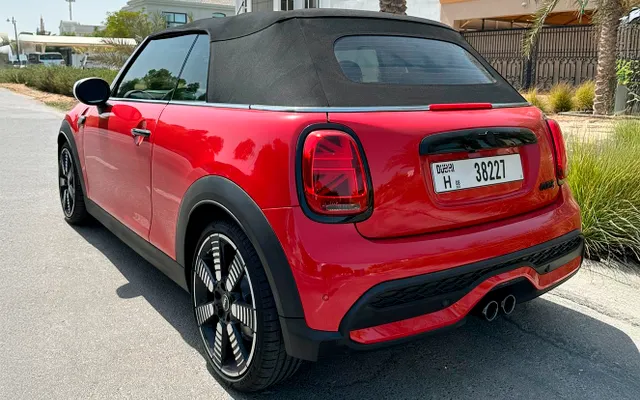 MINI COOPER S Cabrio - image 4
