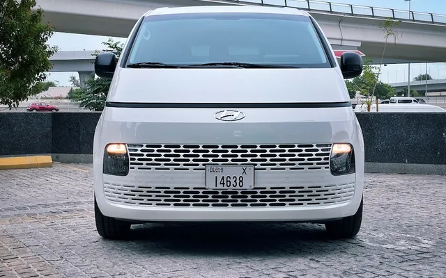 Hyundai Staria - image 3