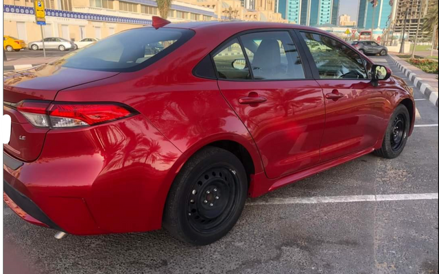 Toyota Corolla - image 2