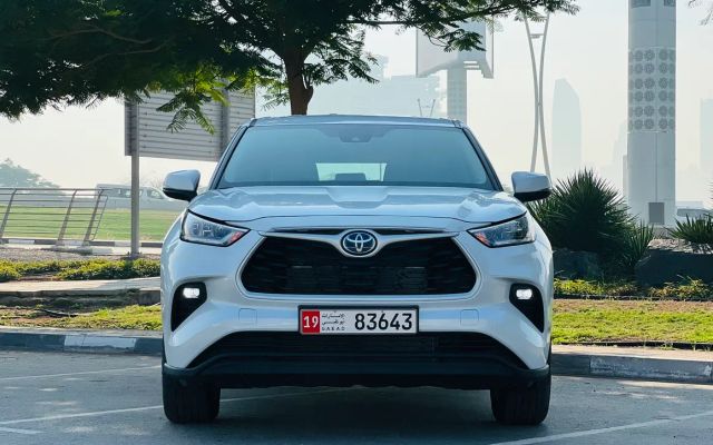 TOYOTA HIGHLANDER HYBRID - image 2