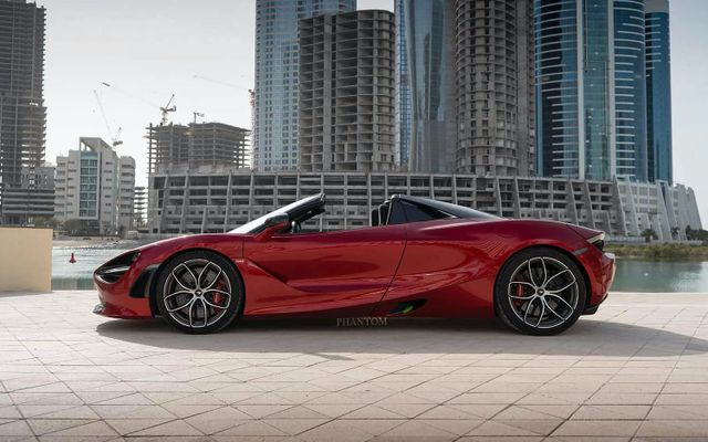 MCLAREN 720S - image 2