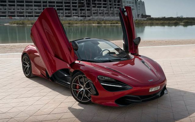 MCLAREN 720S - image 1