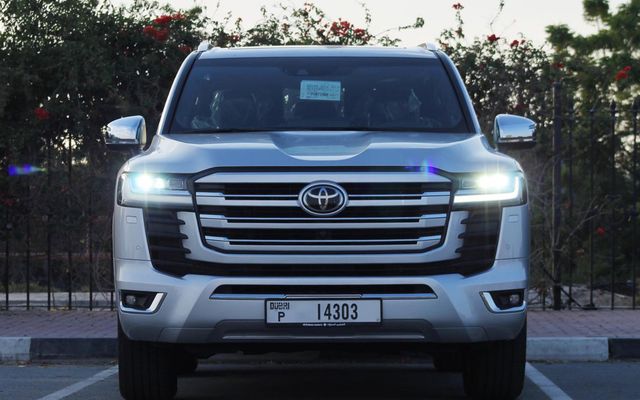 TOYOTA LAND CRUISER - image 2