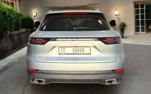Porsche Cayenne - image 3
