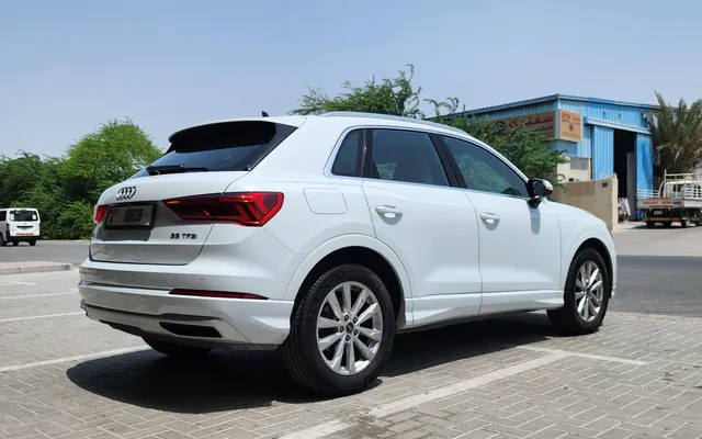 Audi Q3 - image 4