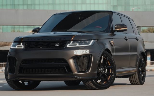 RANGE ROVER SPORT SVR - image 1