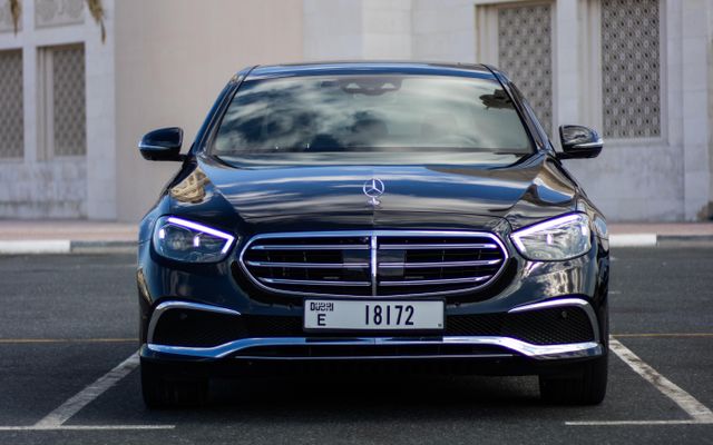 Mercedes E350 - image 3