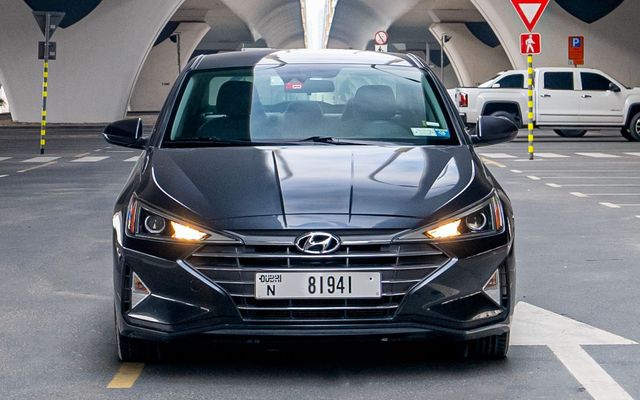 Hyundai Elantra – Picture 3