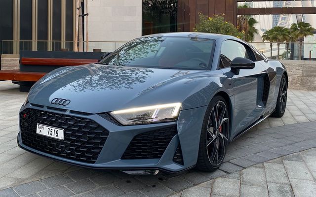 AUDI R8 - image 1