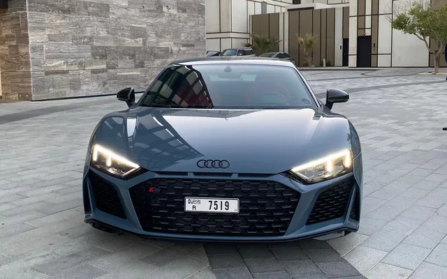 AUDI R8 - image 3