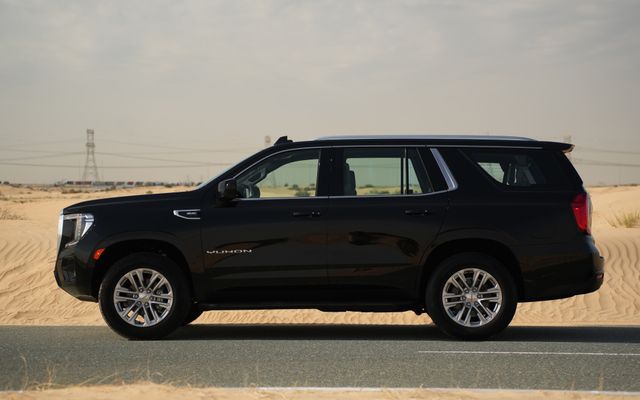 GMC YUKON - image 2