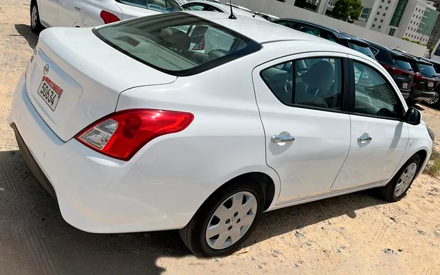 Nissan Sunny - image 4