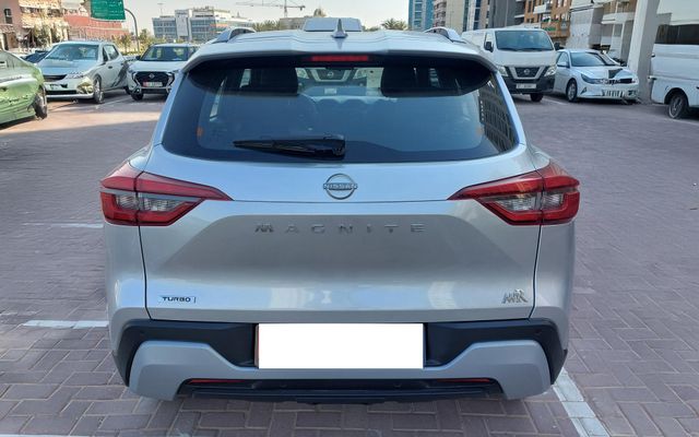 Toyota Corolla - image 2