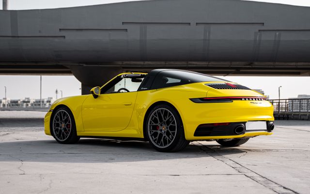 PORSCHE 911 TARGA 4S - image 3