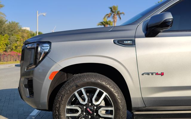 GMC Yukon - image 3
