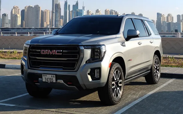 GMC Yukon - image 1