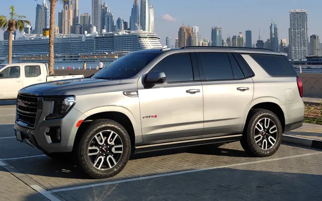 GMC Yukon - image 2