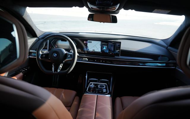 BMW 740 - image 4