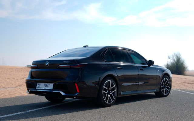 BMW 740 - image 3