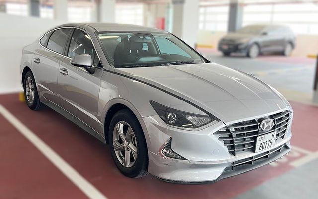 Hyundai Sonata - image 2