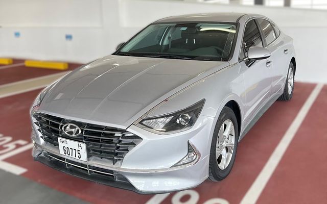Hyundai Sonata - image 1