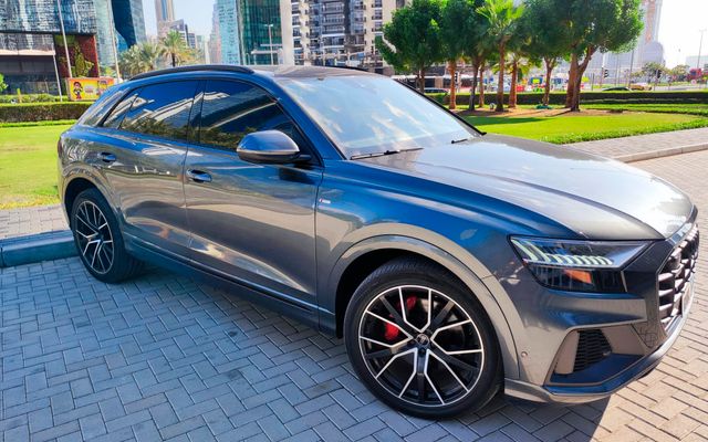 Audi Q8 S-Line Quattro - image 3