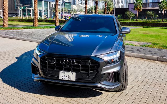 Audi Q8 S-Line Quattro - image 1