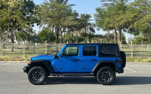 Jeep Wrangler - image 2