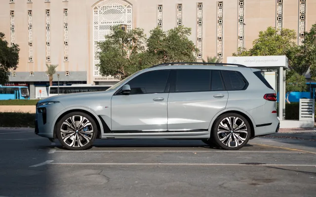 BMW X7 - image 2