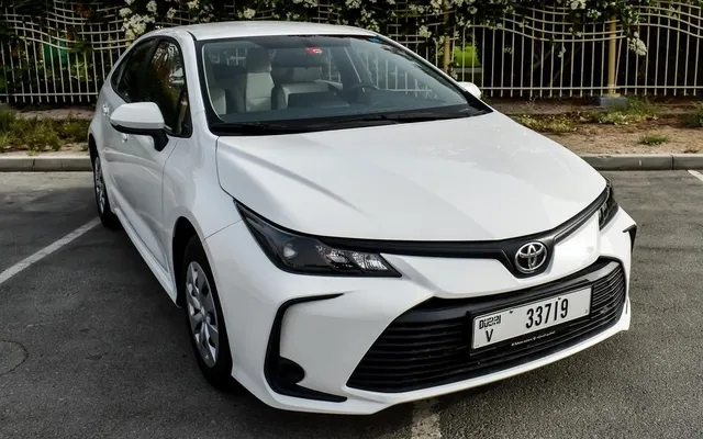 Toyota Corolla STD - image 2