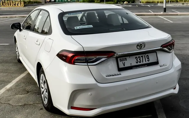 Toyota Corolla STD - image 4