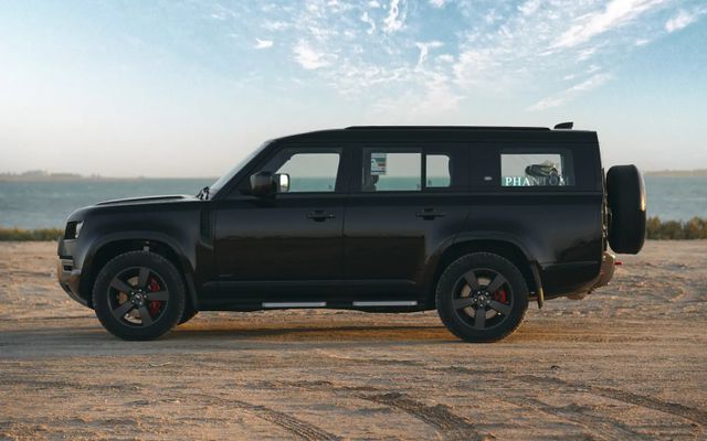 LAND ROVER DEFENDER 130 - image 2