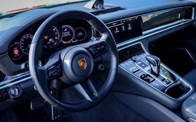 Porsche panamera 4s - image 3