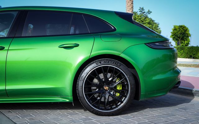Porsche panamera 4s - image 2