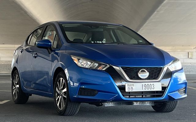 Nissan Versa - image 3