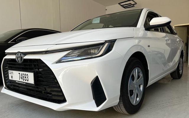 TOYOTA YARIS - image 1