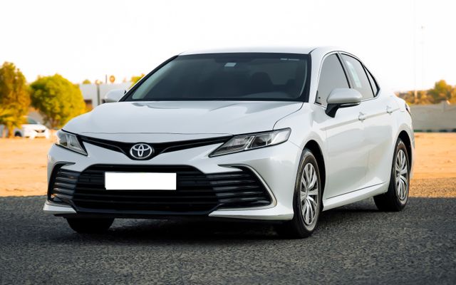 Toyota Camry - image 1