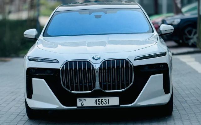 BMW 735I - image 2
