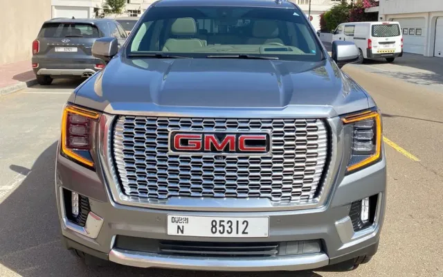 GMC Denali - image 1