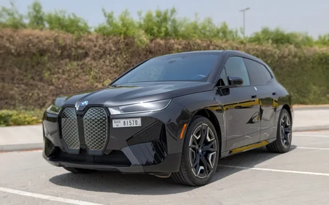 BMW IX - image 1