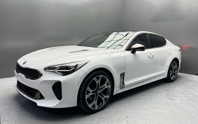 Kia Stinger - image 1