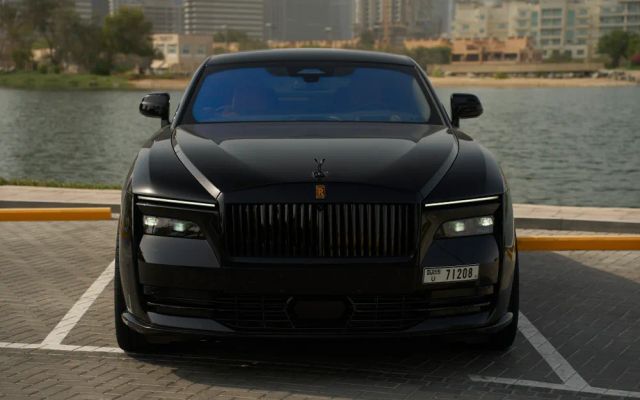 Rolls Royce Spectre - image 2