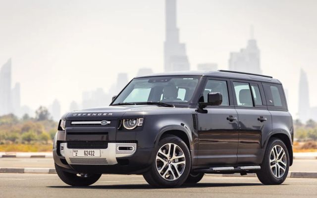 Land Rover Defender - image 1