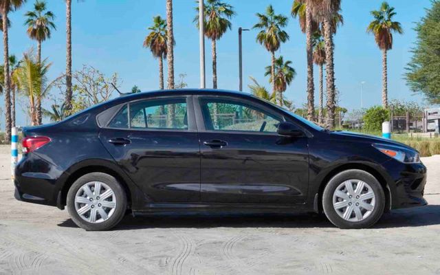 KIA RIO - image 4