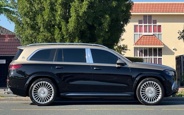 MERCEDES GLS 600 - image 2