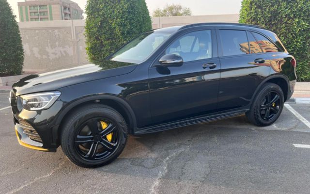 Mercedes GLC300 - image 2