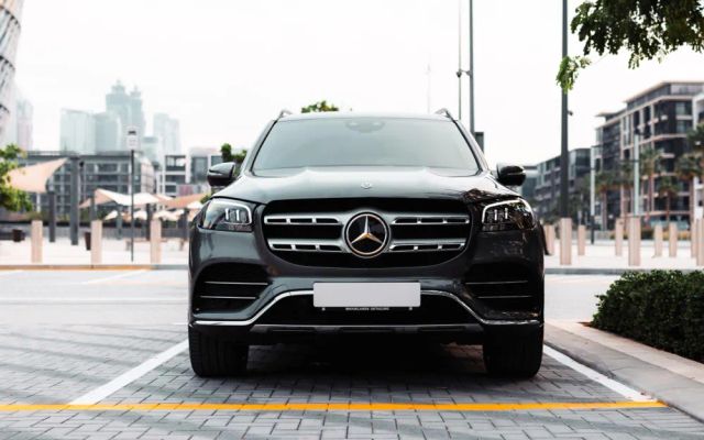 MERCEDES GLS - image 2