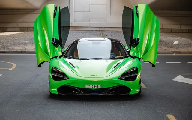 Mclaren 720S Spyder - image 3