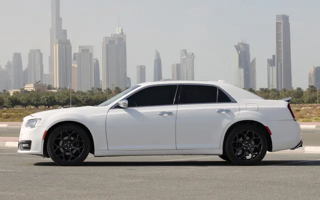 Chrysler 300 - image 3