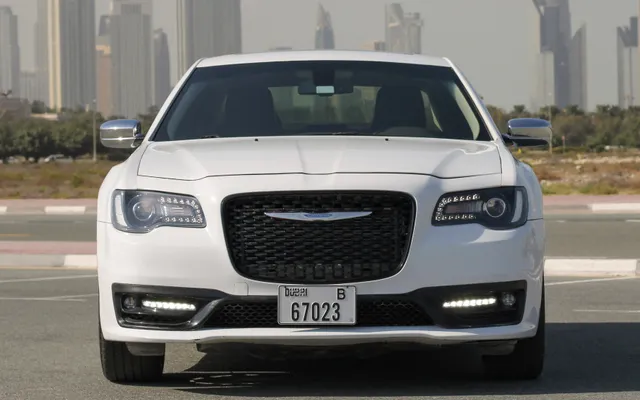 Chrysler 300 - image 4